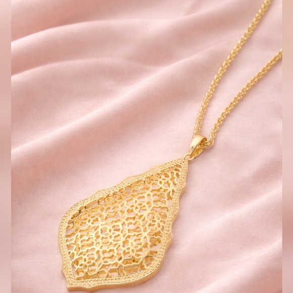 Kendra Scott Jewelry - Kendra Scott NWOTs Aiden Necklace